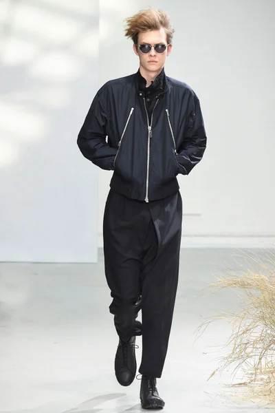 Look 28